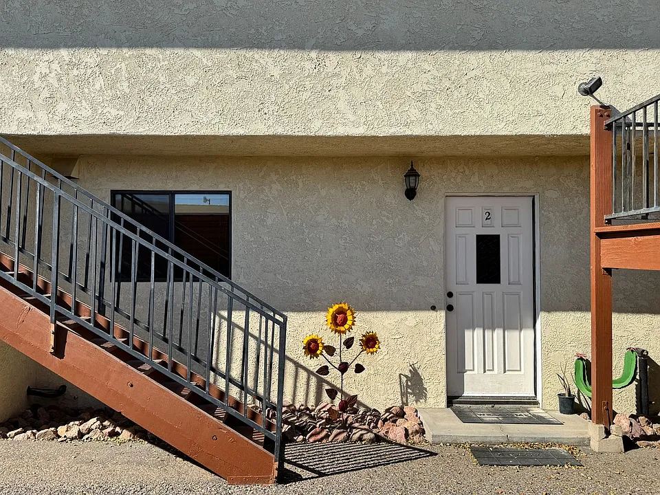 2578 Country Club Dr #2