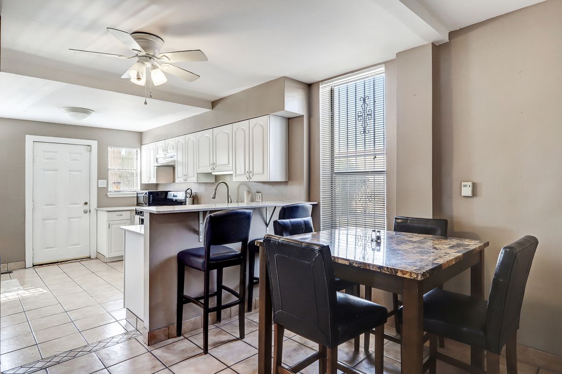 next background image