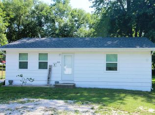 305 S 7th St, Elsberry, MO 63343