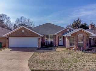 9 Pebble Creek Dr N, Longview, TX 75605