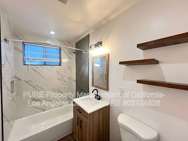980 W Battery St #2 — Photo 8