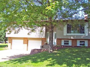 627 Watkins Glen Dr, Saint Charles, MO