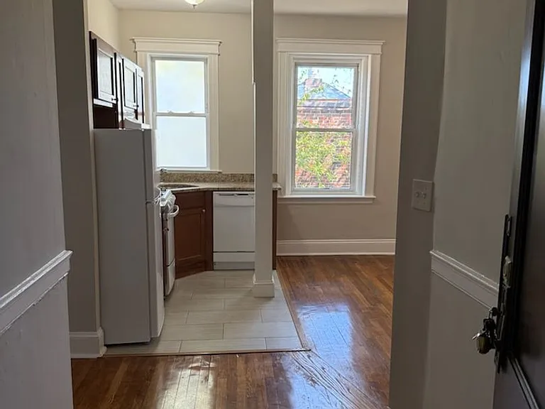 11933 Commonwealth Ave #23 — Photo 2