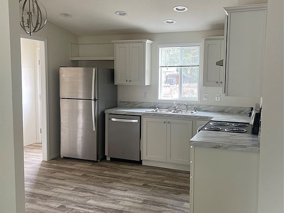 3rd image of 6410 198th Street E