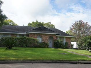 7415 Log View Dr, Houston, TX 77040