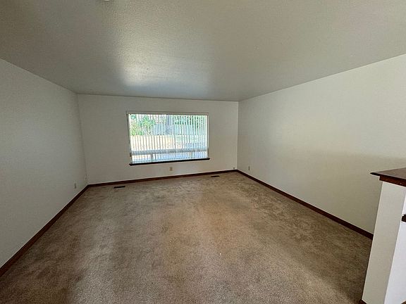3rd image of 1248 NE Oleary St