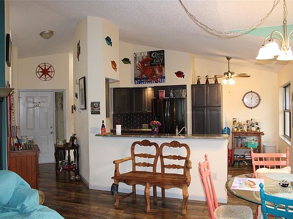 5th image of 1671 HAMILTON COURT #2102