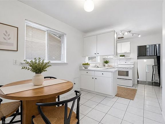 5th image of 2469 Padstow Cres
