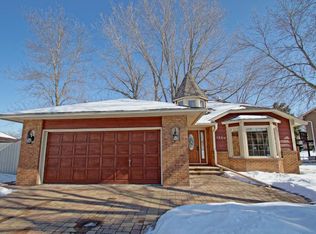 1230 Sycamore Ln N, Plymouth, MN 55441