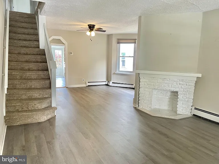 218 Green St — Photo 6