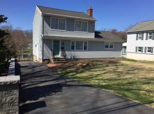 21 Calumet Ave, Oakland, NJ 07436