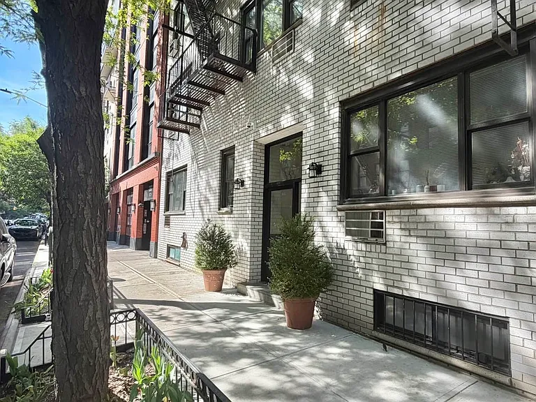 333 E 84th St #1A — Photo 4