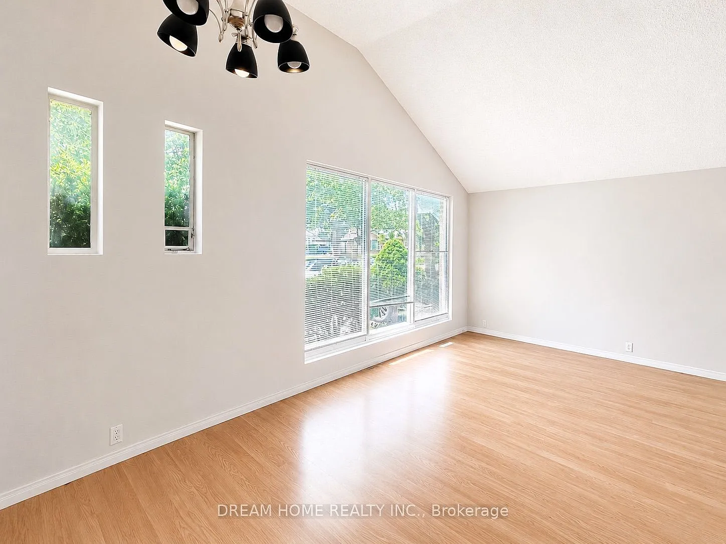 4 bed, $3,000 — Photo 3