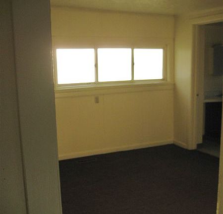724 #2 Living Room2