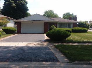 923 S Lancaster St, Mount Prospect, IL 60056