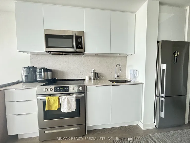 25 Richmond St E #3214 — Photo 6