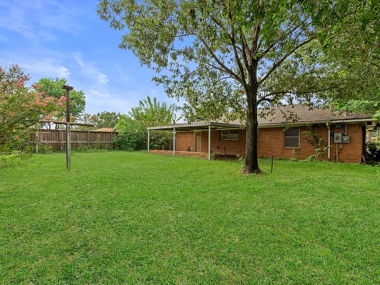 1027 Stonecrest Dr — Photo 25