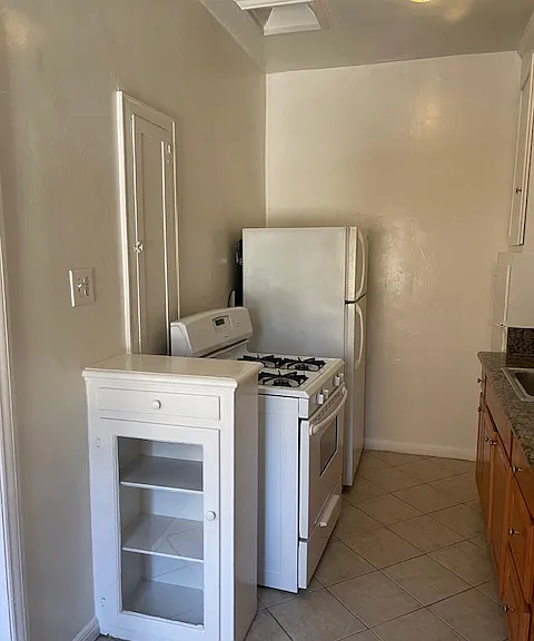 608 S Dunsmuir, LLC — Photo 9