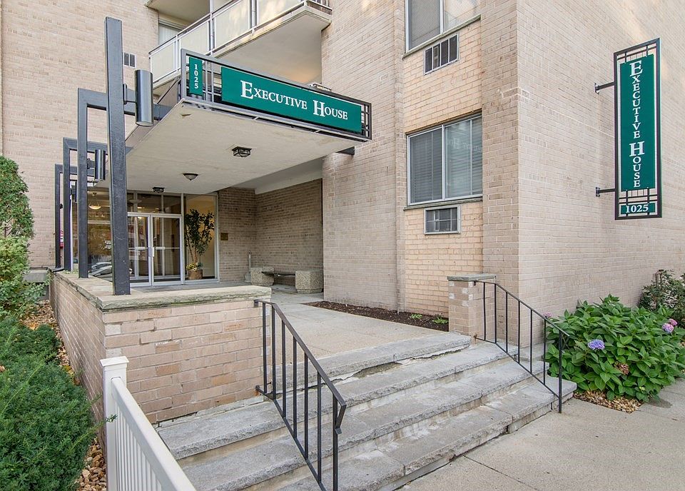 1st image of 1025 Hancock St Unit 4M