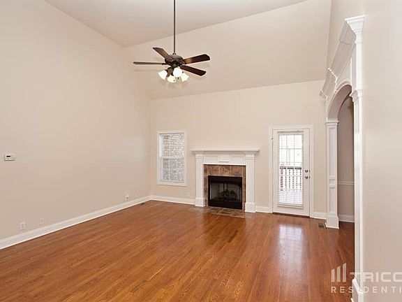 3rd image of 3244 Genoa Dr