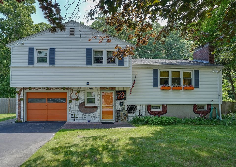 1st image of 23 Laurel Dr