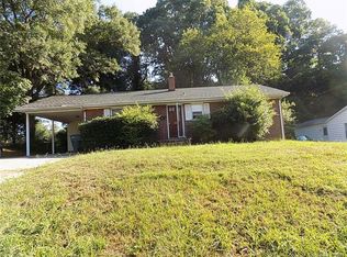 1304 Lynhaven Dr, Gastonia, NC 28052