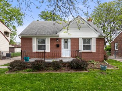 8421 Warren Blvd, Center Line, MI, 48015