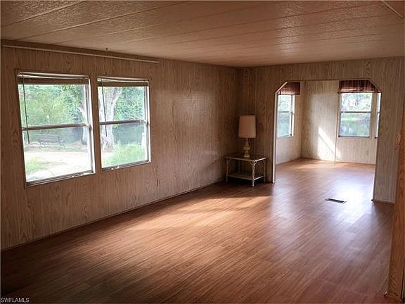 2nd image of 823 Cape Haze Ln