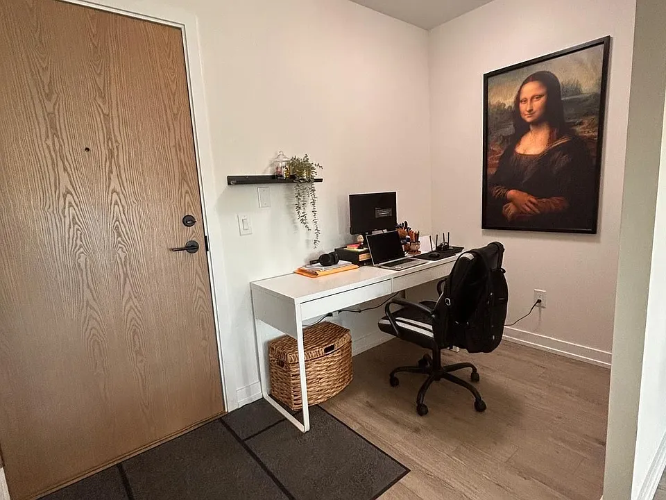 2300 Saint Clair Ave W #606
