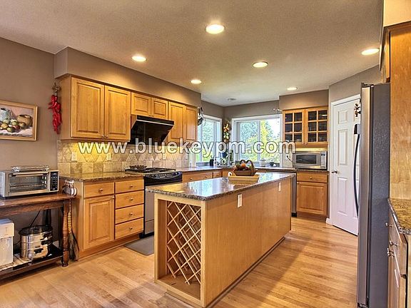 5th image of 17715 SE 36th Way
