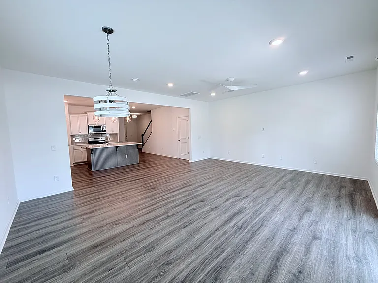 12 Saltford Ln — Photo 9