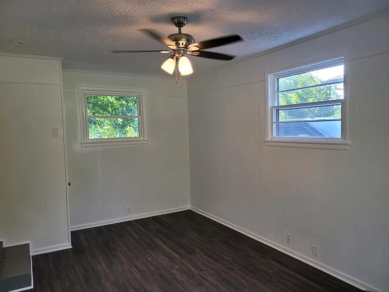 910 Mitchell Rd — Photo 17