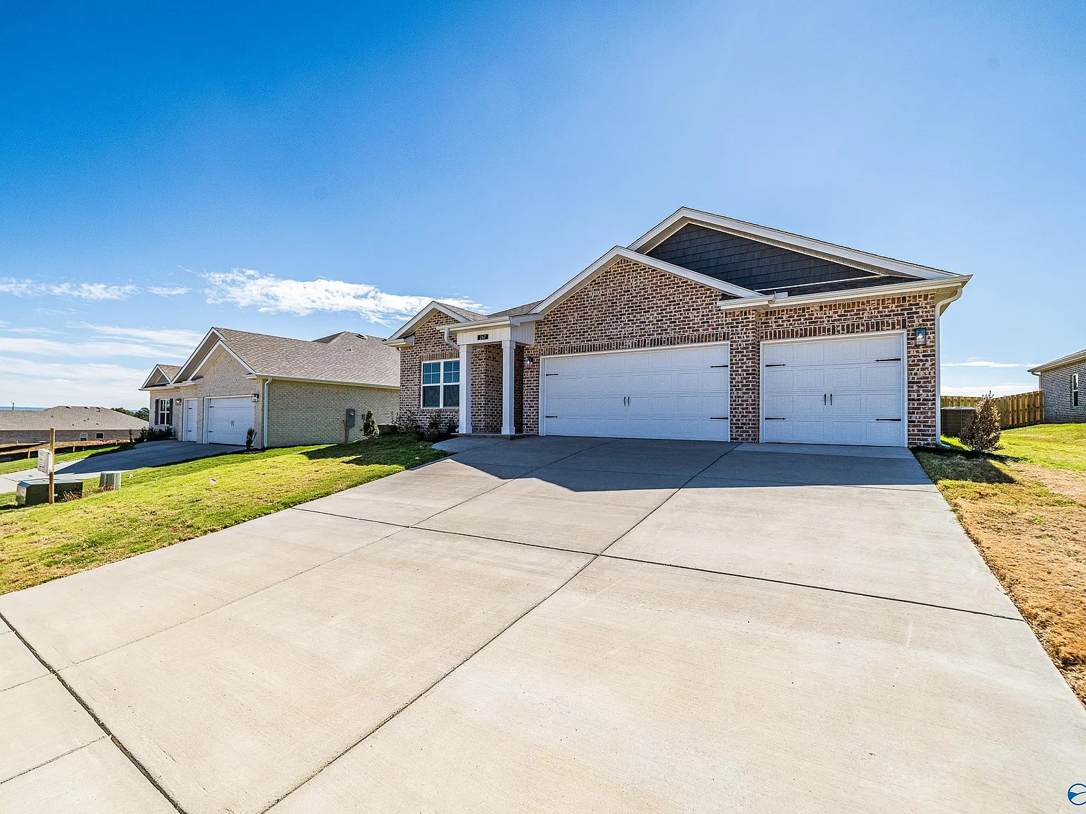 4 bed, 3.0 bath, 2020 sqft, $2,149 — Photo 3