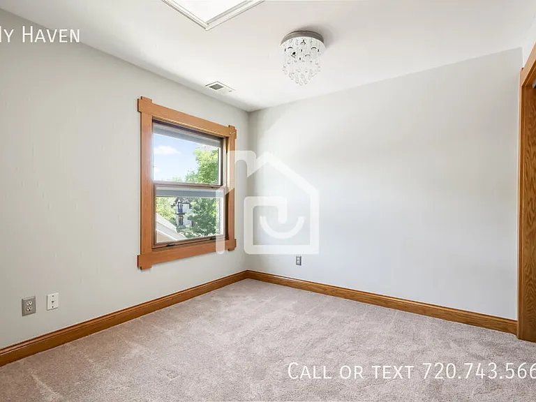 1121 S Williams St — Photo 25