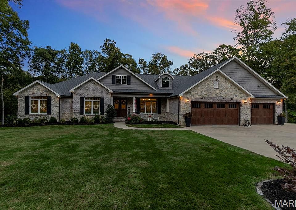 1st image of 571 Hydepark Dr