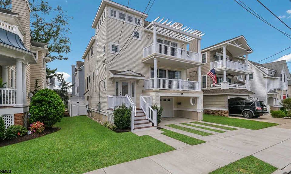 1st image of 38 W 15th St