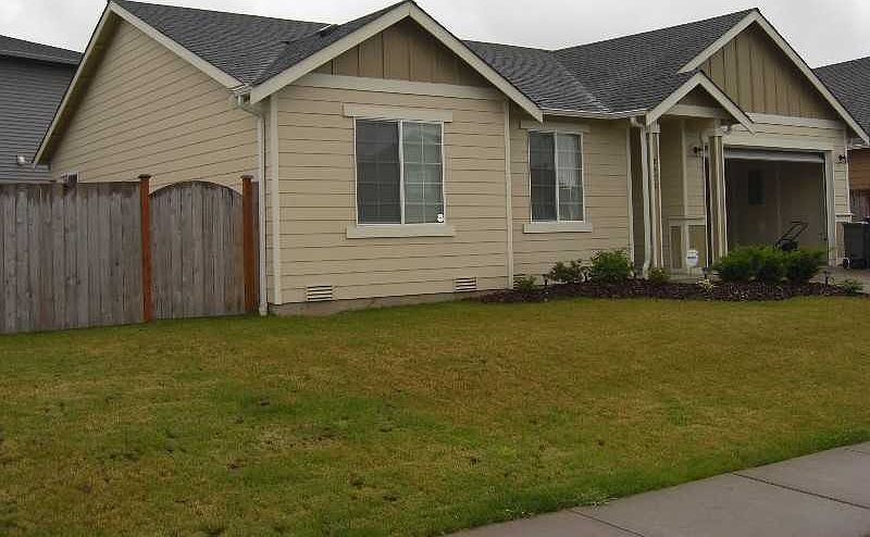 1st image of 8470 82nd St NE