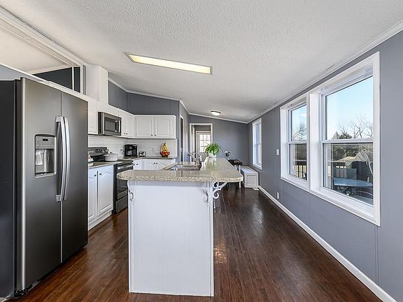 4th image of 39010 Lone Star Rd