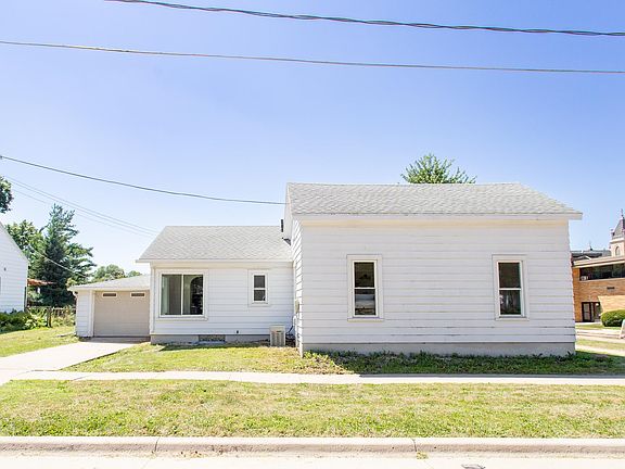 2nd image of 2022 15th St