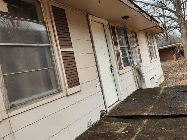 101 N Haladay St, Isola, MS 38754