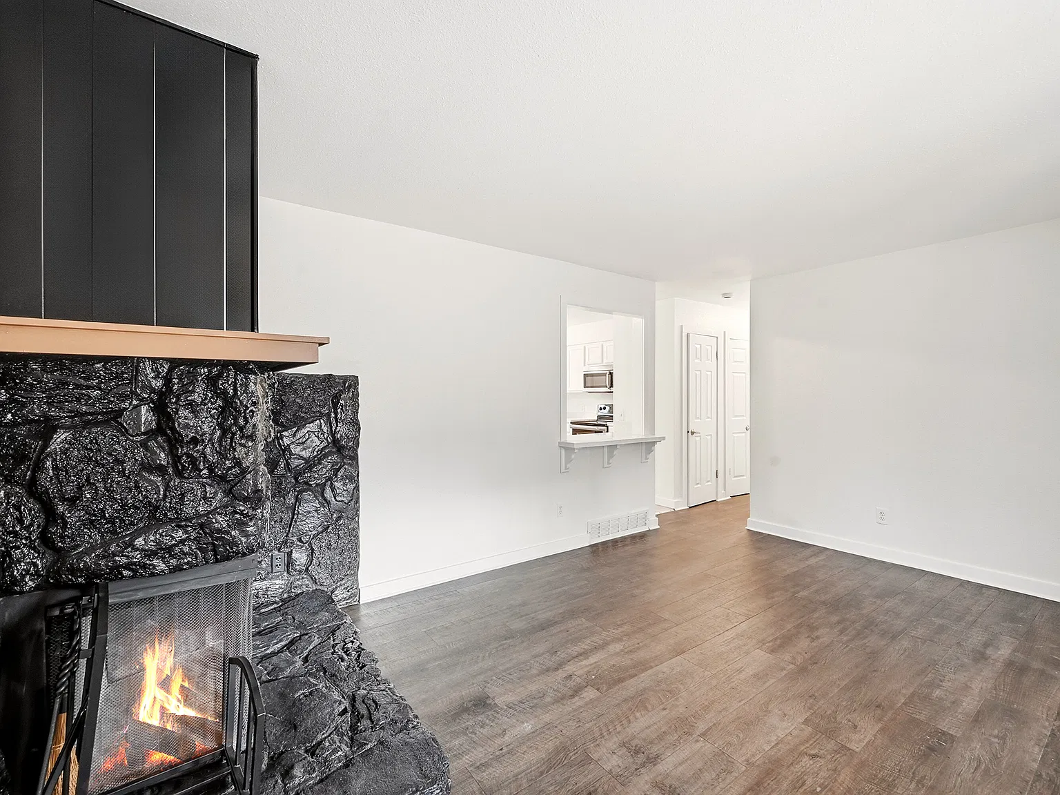 5 bed, 1824 sqft, $3,100 — Photo 4