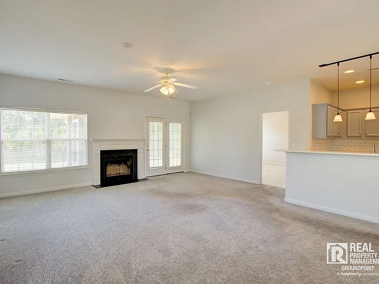2815 Summertrees Blvd — Photo 5
