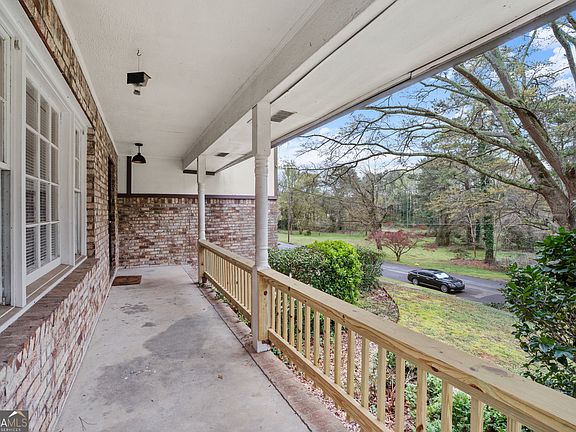 4th image of 656 Cheviot Dr