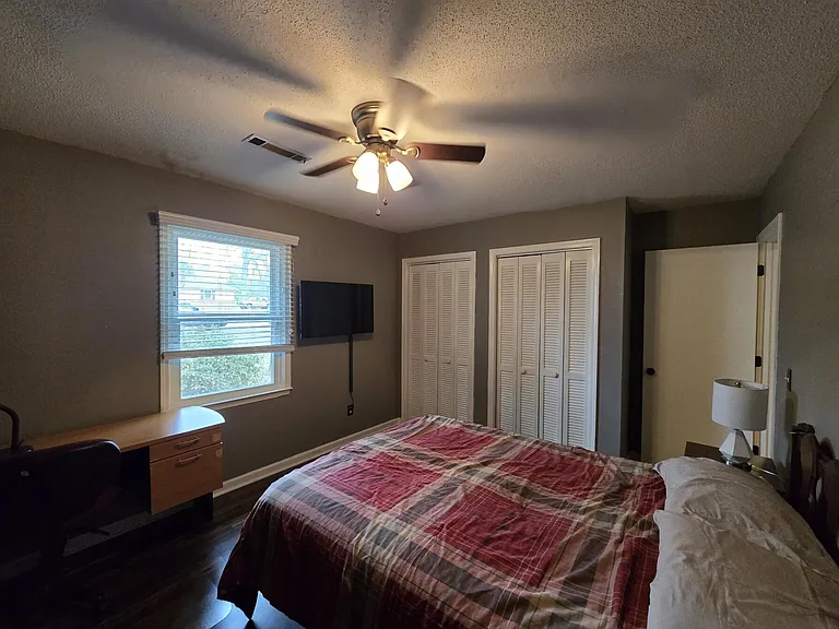 637 Sierra St — Photo 24