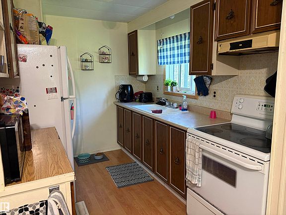 5th image of 11131 Township Road 600 #501