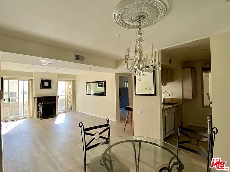 10960 Ashton Ave #306 — Photo 5