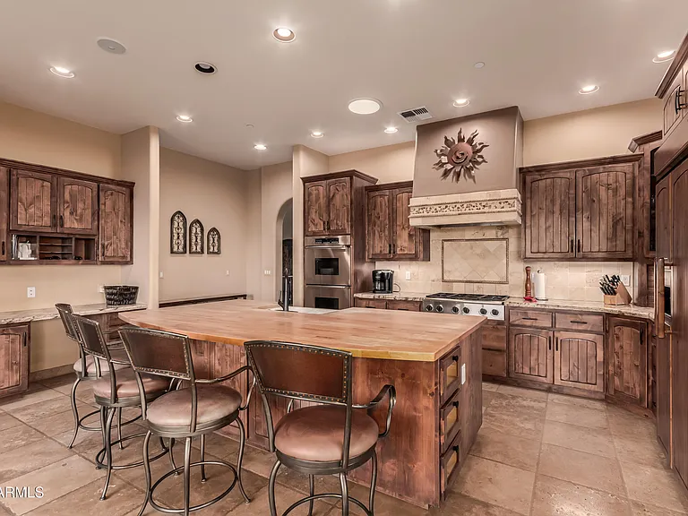 36138 N Summit Dr — Photo 21