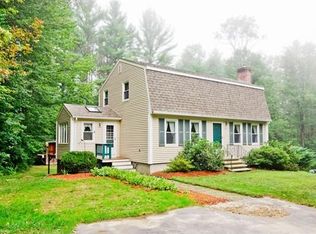 87 Chestnut St, Pepperell, MA 01463
