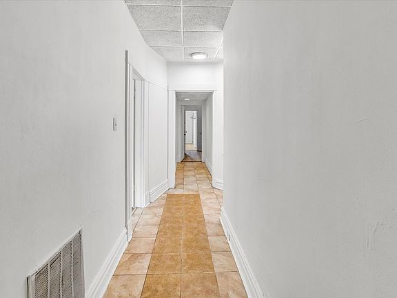 3rd image of 3831 Iowa Ave #1F
