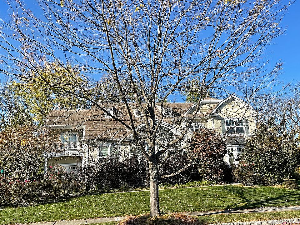 1st image of 900 Fairway Dr